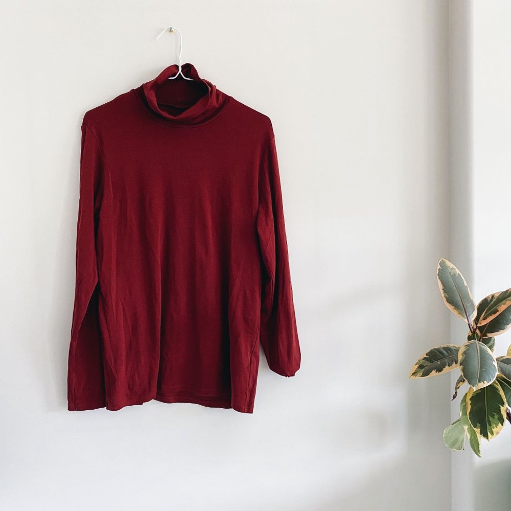 Uniqlo | Red Turtle Neck
